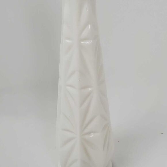 Hoosier Vase 9" Milk Glass Starburst Design Flower Bud Vintage MCM Farm White - Picture 5 of 6